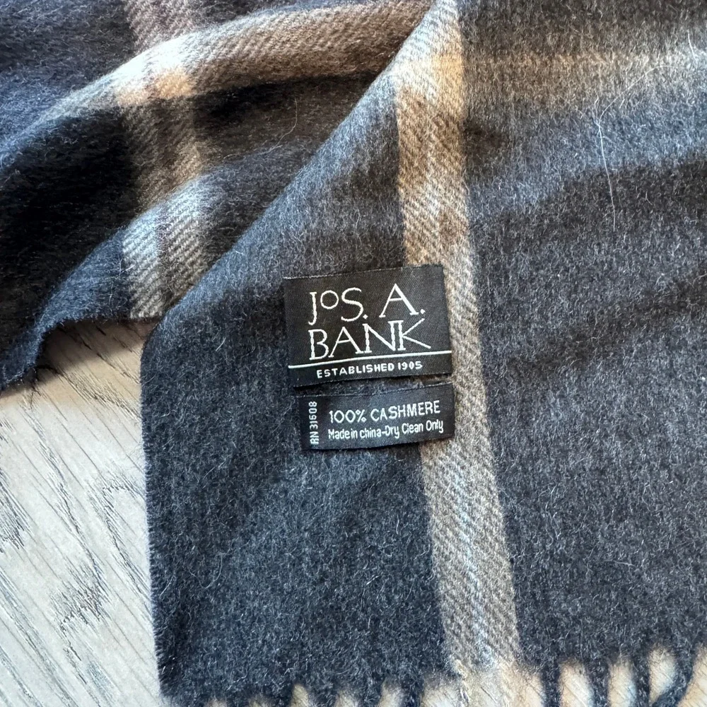 Jos. A. Bank Mens 100% Cashmere Scarf Charcoal Gray Plaid Fringed Winter Luxe